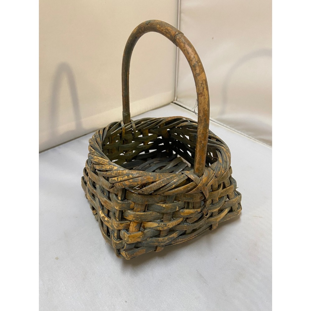 Woven Splint Basket Small Green Rustic Farmhouse Decor Primitive Egg Collection